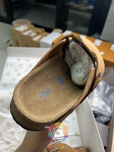 כפכפי Birkenstock Boston מזמש בתשעה גוונים 57