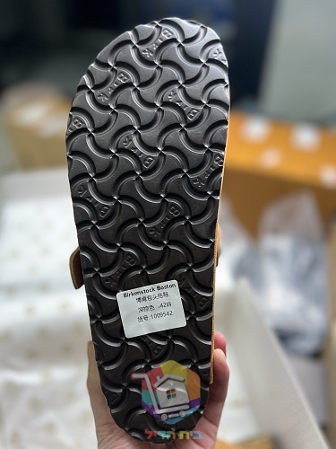 כפכפי Birkenstock Boston מזמש בתשעה גוונים 58