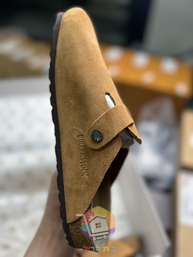 כפכפי Birkenstock Boston מזמש בתשעה גוונים 59