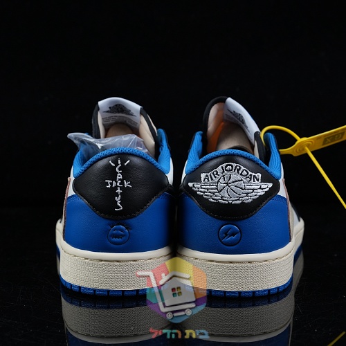 נעלי Travis Scott x Air Jordan 1 Low בשמונה גוונים 24