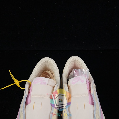 נעלי Travis Scott x Air Jordan 1 Low בשמונה גוונים 37