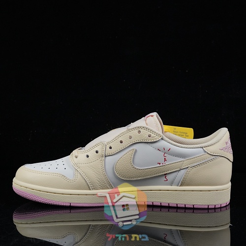 נעלי Travis Scott x Air Jordan 1 Low בשמונה גוונים 38