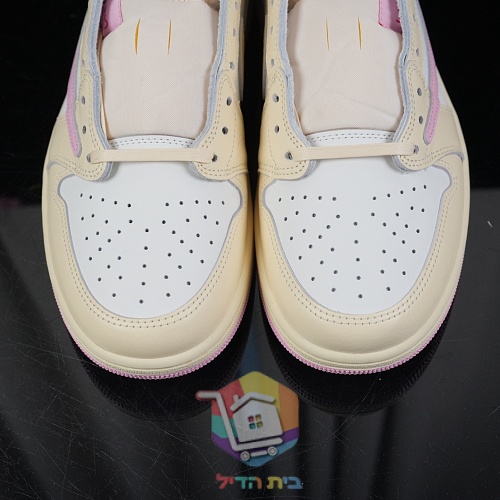 נעלי Travis Scott x Air Jordan 1 Low בשמונה גוונים 39