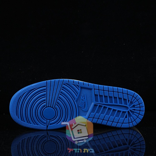 נעלי Travis Scott x Air Jordan 1 Low בשמונה גוונים 55