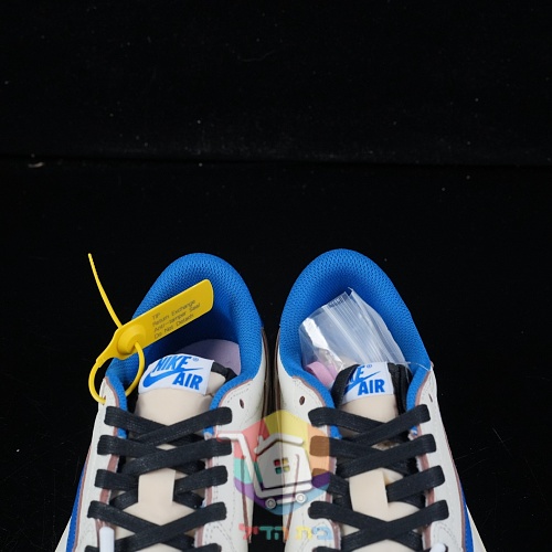 נעלי Travis Scott x Air Jordan 1 Low בשמונה גוונים 56