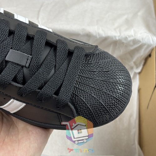 נעלי adidas Superstar II בארבעה גוונים 23