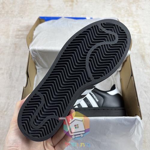 נעלי adidas Superstar II בארבעה גוונים 27