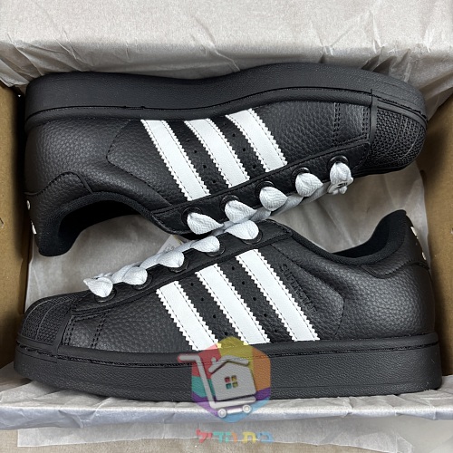 נעלי adidas Superstar II בארבעה גוונים 30