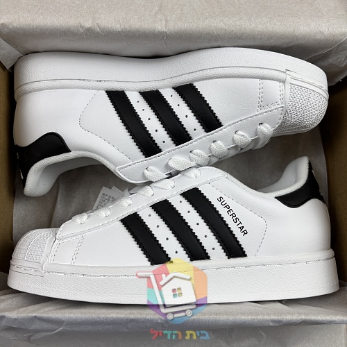 נעלי adidas Superstar II בארבעה גוונים 32