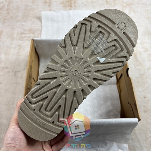 כפכפי UGG Tazz II בשבעה גוונים 7