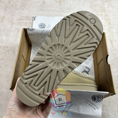 כפכפי UGG Tazz II בשבעה גוונים 47