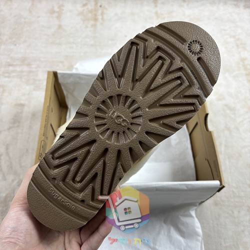 כפכפי UGG Tazzette חום, ירוק זית 7