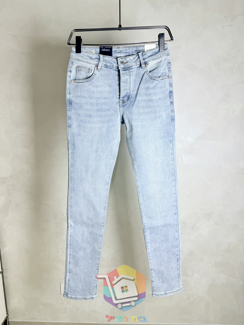 ג'ינס Levi's 511 בגוון כחול בהיר