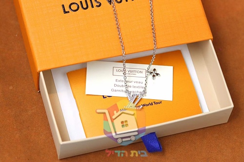 שרשרת Louis Vuitton עם תליון לוגו משובץ 5
