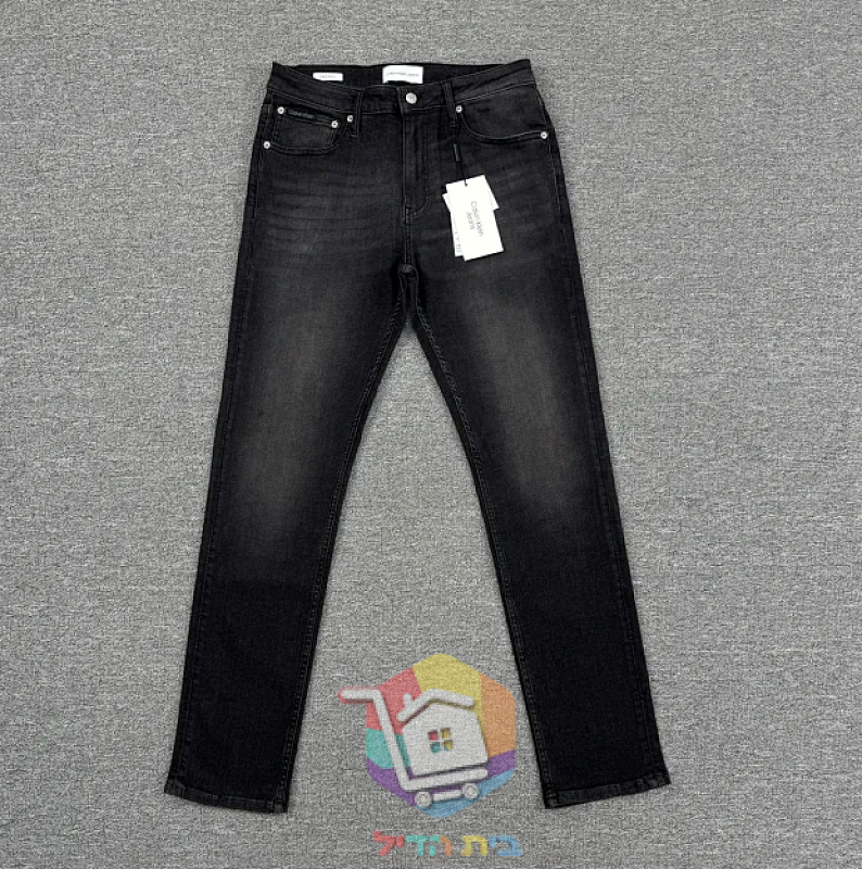 Jean droit Calvin Klein, noir délavé