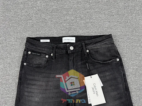 Jean droit Calvin Klein, noir délavé 17
