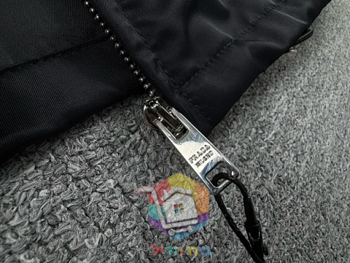 מעיל רוח Prada עם ברדס, שחור 32