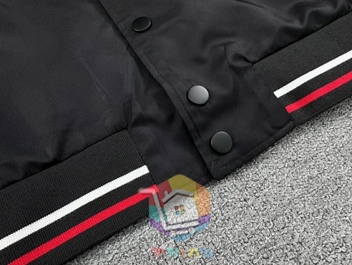 Bomberjacke Prada aus Nylon 17