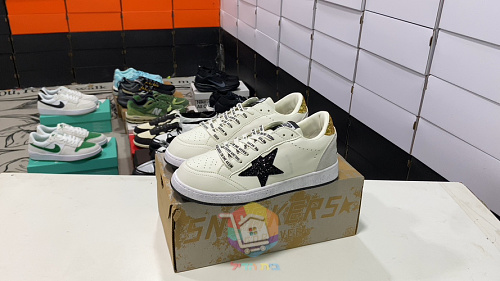 נעלי Golden Goose Super-Star לבן עם כוכב שחור, ירוק או אפור, תמונה 37