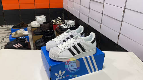 נעלי adidas Superstar II לבן עם פסים שחורים, תמונה 2