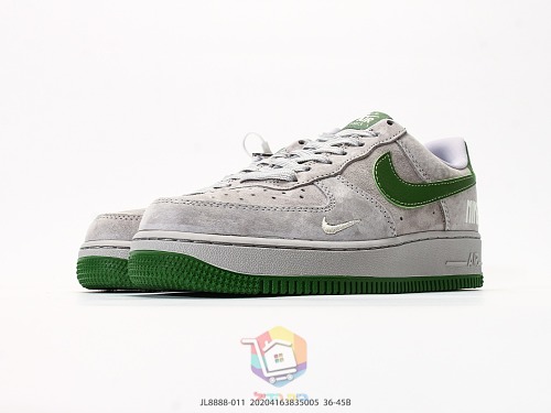 נעלי Nike Air Force 1 Low מזמש אפור עם לוגו ירוק, תמונה 6