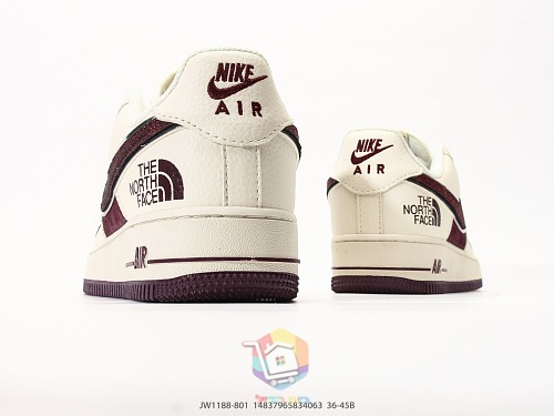 נעלי Nike Air Force 1 Low עם לוגו The North Face, בורדו או כחול כהה, תמונה 5