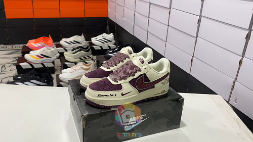 נעלי Nike Air Force 1 Low עם לוגו The North Face, בורדו או כחול כהה, תמונה 10