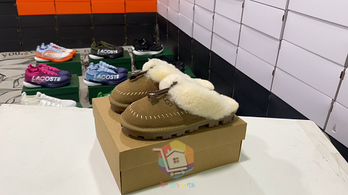 כפכפי UGG Coquette Stitch ערמון, תמונה 2