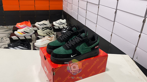 נעלי Nike Air Force 1 Low שמנת עם לוגו Louis Vuitton או זמש ירוק ושחור עם לוגו Supreme, תמונה 20