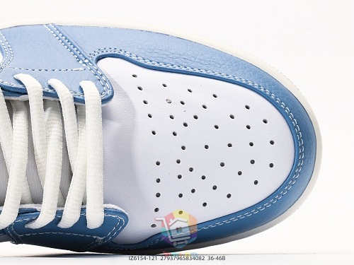 נעלי Air Jordan 1 Low תכלת ולבן עם בוקלה או כחול כהה, תמונה 4
