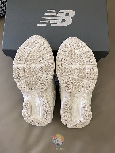 נעלי New Balance 2002R לילדים עם סקוץ' ובטנה חמה, שלושה צבעים, תמונה 3
