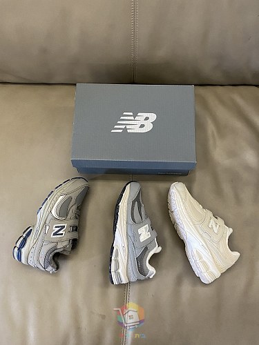 נעלי New Balance 2002R לילדים עם סקוץ' ובטנה חמה, שלושה צבעים, תמונה 6