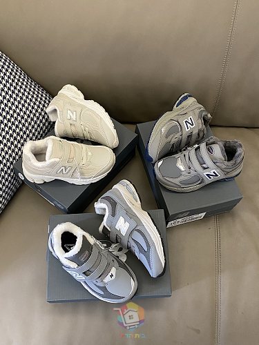 נעלי New Balance 2002R לילדים עם סקוץ' ובטנה חמה, שלושה צבעים, תמונה 7