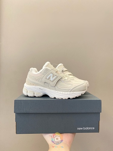 נעלי New Balance 2002R לילדים עם סקוץ' ובטנה חמה, שלושה צבעים, תמונה 10