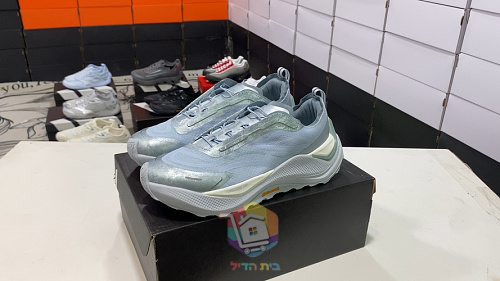 נעלי adidas Holo Peak תכלת, שחור, לבן וכסף, תמונה 2