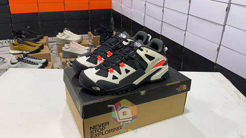 נעלי הליכה The North Face Ultra 112 שחור, שמנת וכתום, תמונה 2