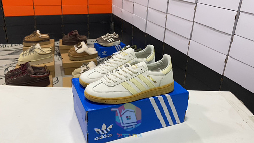 נעלי adidas Handball Spezial שמנת עם סוליית גומי חומה, תמונה 9