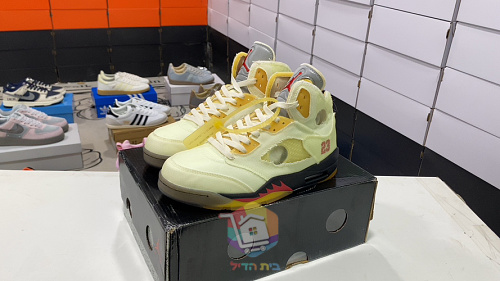 נעלי Off-White x Air Jordan 5 Retro SP בגוון שמנת, תמונה 2