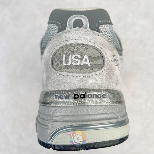 נעלי New Balance בשני דגמים, 993 אפור ו-990v3 אפרסק, תמונה 3