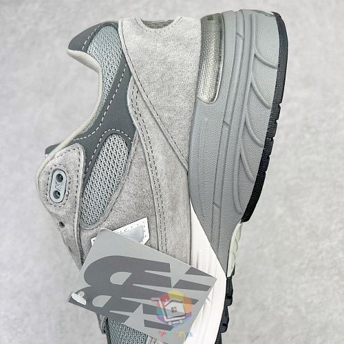 נעלי New Balance בשני דגמים, 993 אפור ו-990v3 אפרסק, תמונה 4
