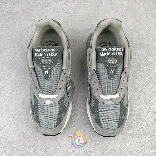 נעלי New Balance בשני דגמים, 993 אפור ו-990v3 אפרסק, תמונה 9