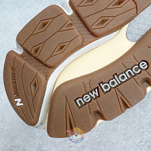 נעלי New Balance בשני דגמים, 993 אפור ו-990v3 אפרסק, תמונה 10
