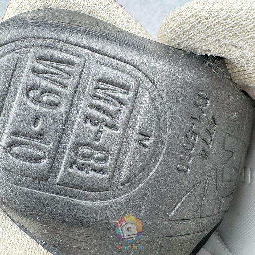 נעלי New Balance בשני דגמים, 993 אפור ו-990v3 אפרסק, תמונה 16