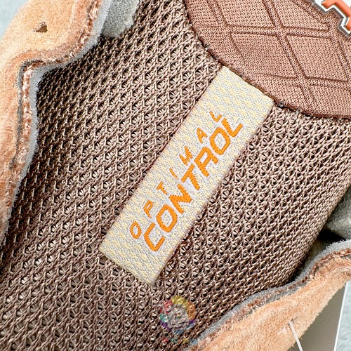 נעלי New Balance בשני דגמים, 993 אפור ו-990v3 אפרסק, תמונה 28