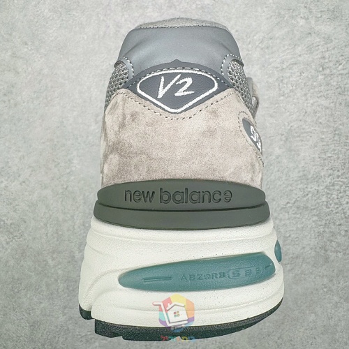 נעלי New Balance בשני דגמים, 991v2 אפור ו-993 ירוק, תמונה 3