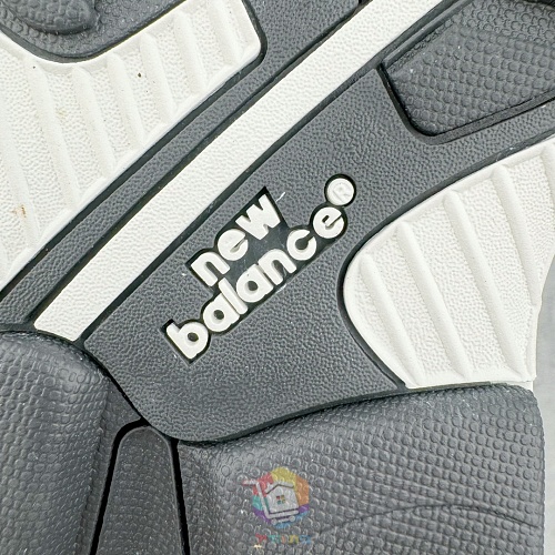 נעלי New Balance בשני דגמים, 991v2 אפור ו-993 ירוק, תמונה 11