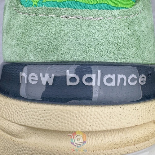 נעלי New Balance בשני דגמים, 991v2 אפור ו-993 ירוק, תמונה 23