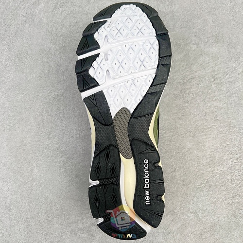 נעלי New Balance בשני דגמים, 990v3 בחום או ירוק זית ו-990v6 בשחור או אפור, תמונה 10