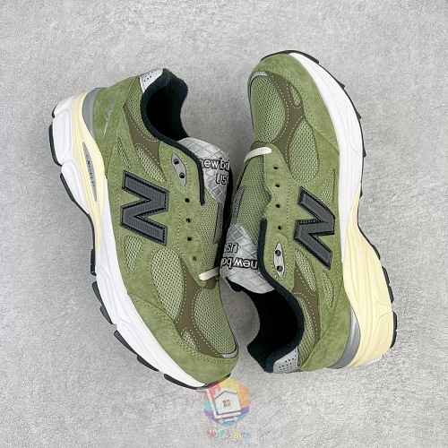 נעלי New Balance בשני דגמים, 990v3 בחום או ירוק זית ו-990v6 בשחור או אפור, תמונה 16