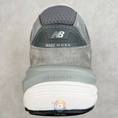 נעלי New Balance בשני דגמים, 990v3 בחום או ירוק זית ו-990v6 בשחור או אפור, תמונה 29
